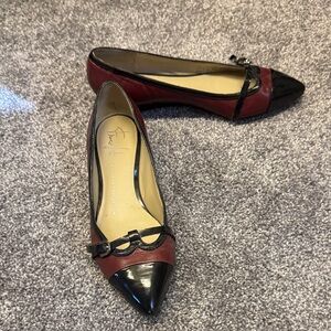 Franco Sarto Burgundy and Black Flats - preppy and stylish